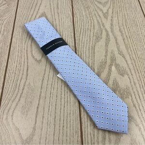 547 - Tommy Hilfiger Tie Blue Diamond Pattern 432 TL21100130 Silk Blend $69.50